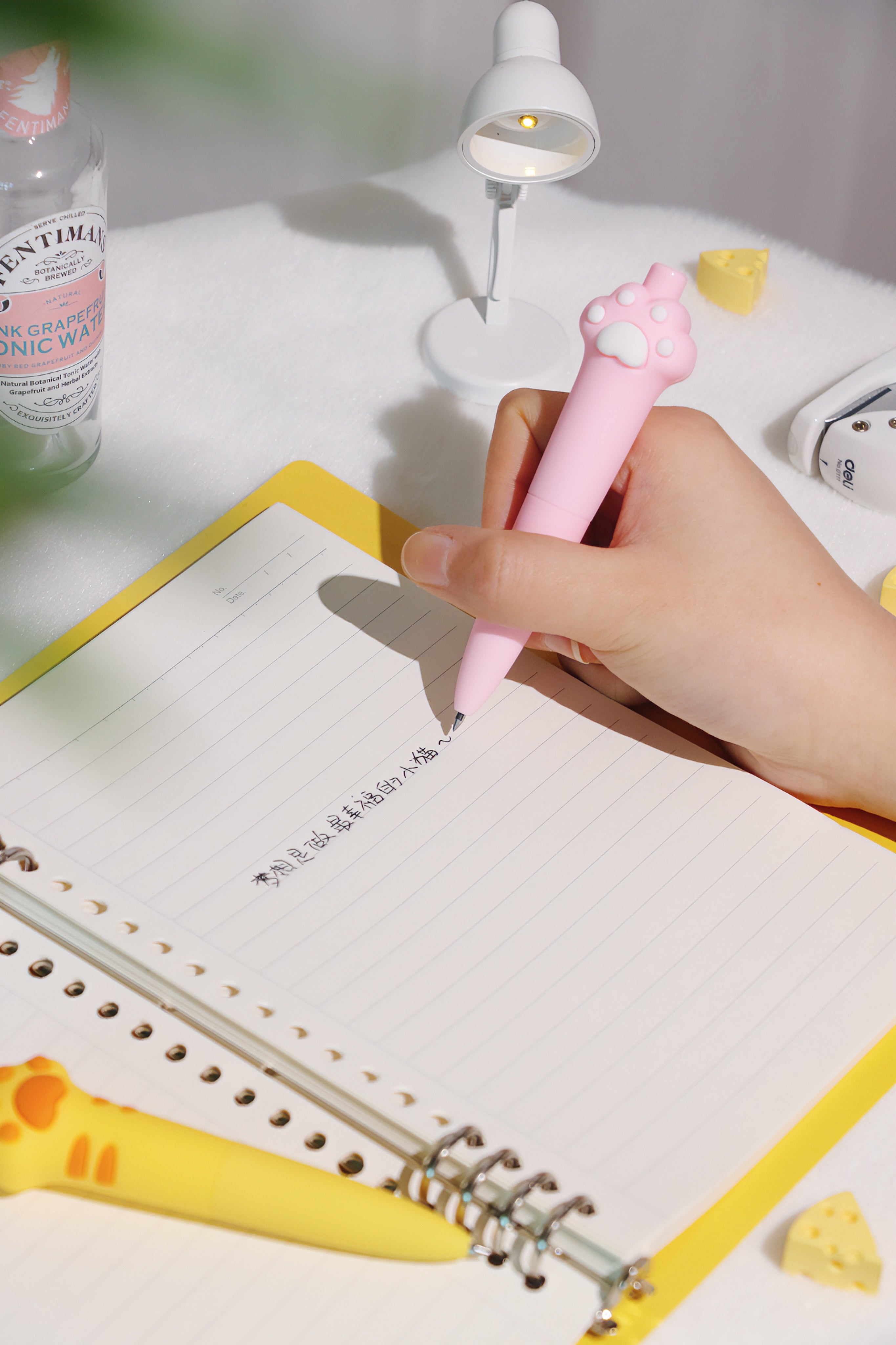 Cat Paw Chubby Pen - Black Ink