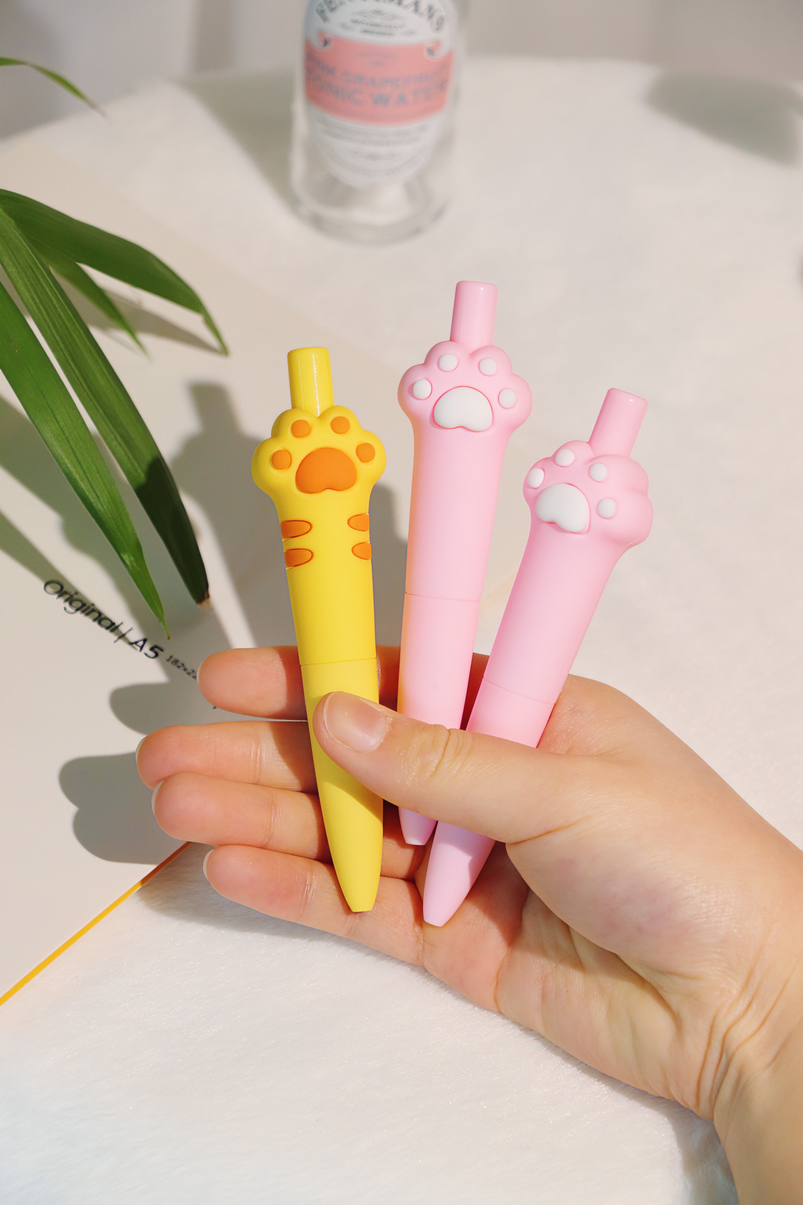Cat Paw Chubby Pen - Black Ink